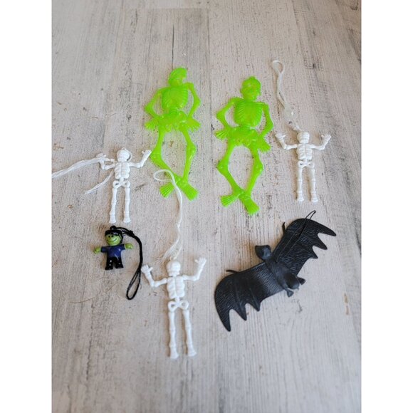 Hanging Frankenstein skeleton bat variety Halloween home decor set - Picture 1 of 9